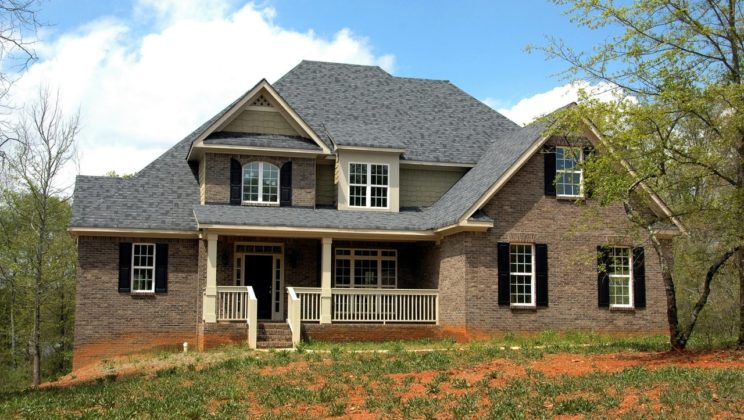 Must-Have Tools to Clean Your Gutters With Ease